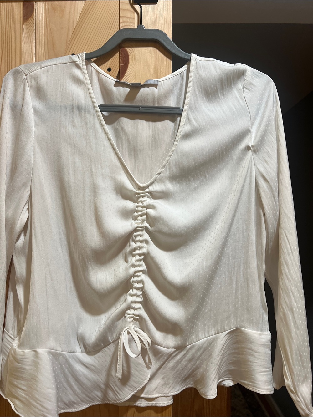 Marc New York Cream V-Neck Ruched Drawstring Long Sleeve Blouse size large